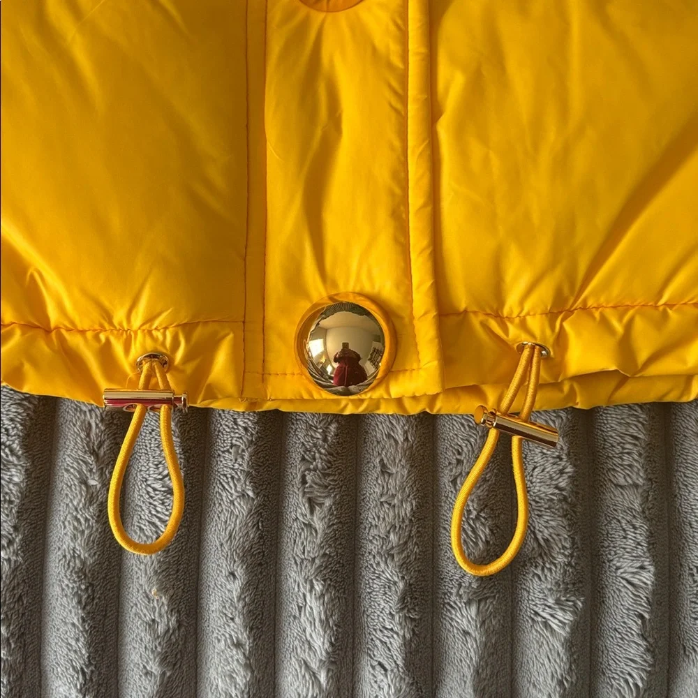 Moschino & H&M Collab Yellow Puffer Mini Skirt with Gold Accents - Picture 7 of 15